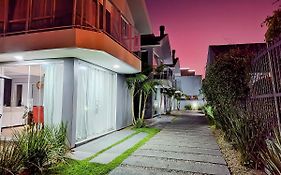 Residencial Bernardo, Meia quadra do trapiche